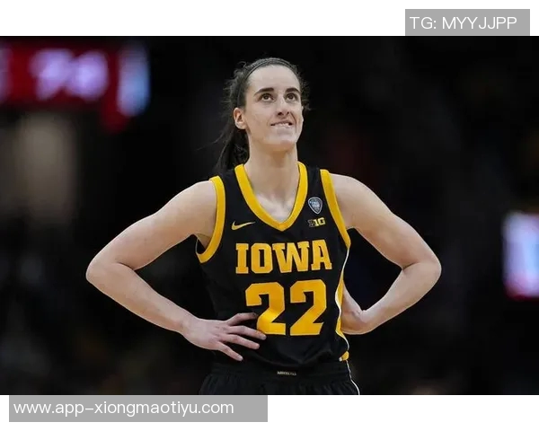 库里为妹布林克庆祝24岁生日超模身材火辣风情万种引人瞩目